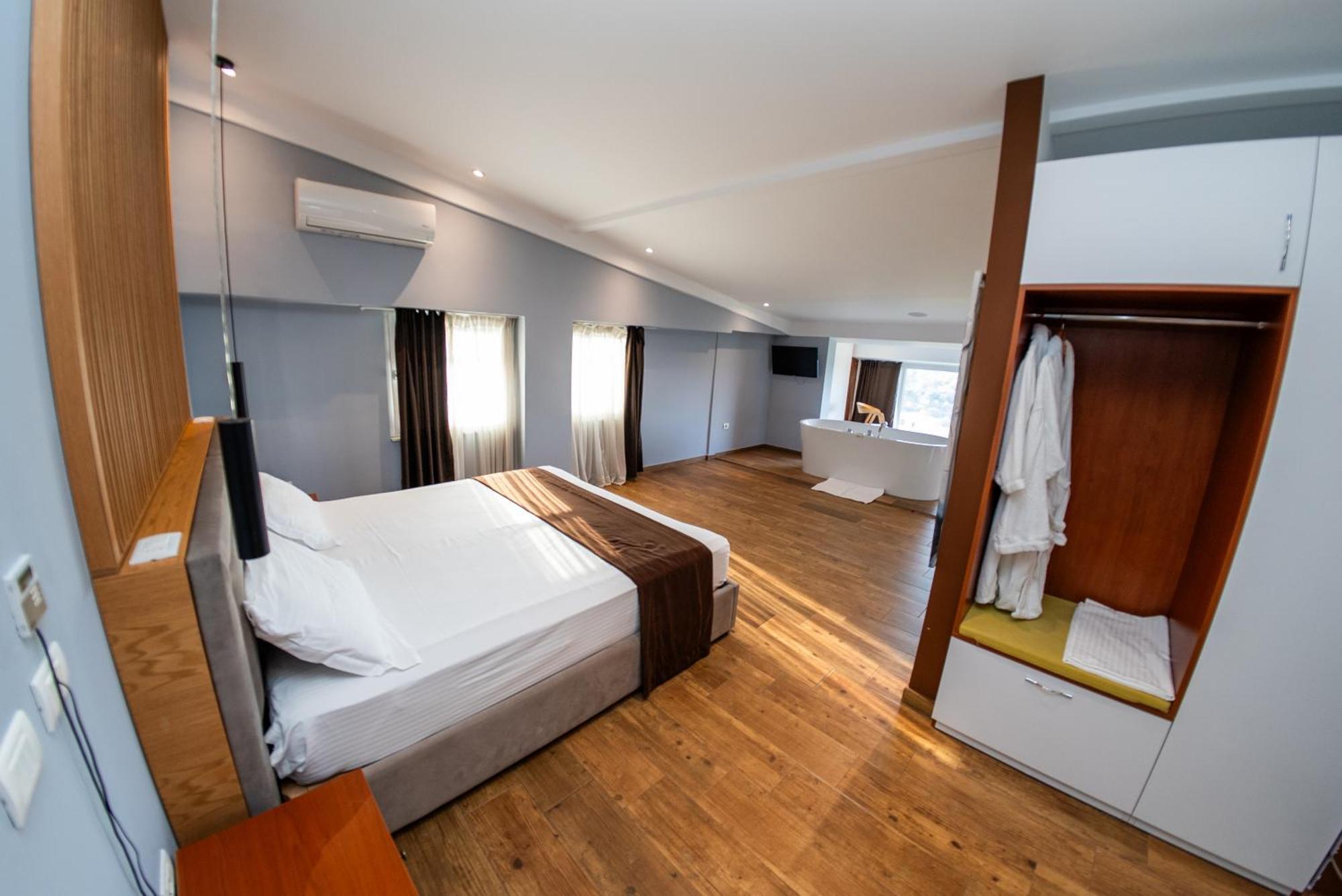 Hotel Olivar Tirana