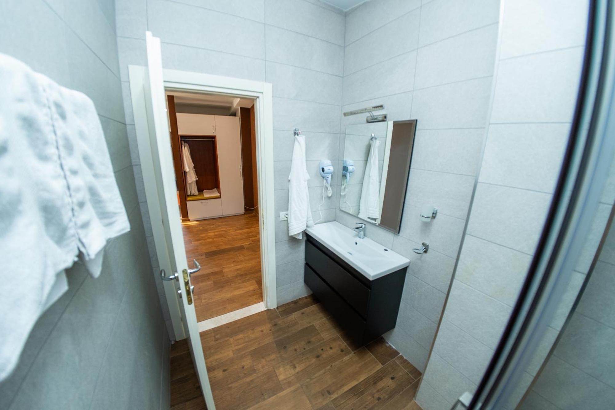 Olivar Tirana Hotel Selitë e Vogël