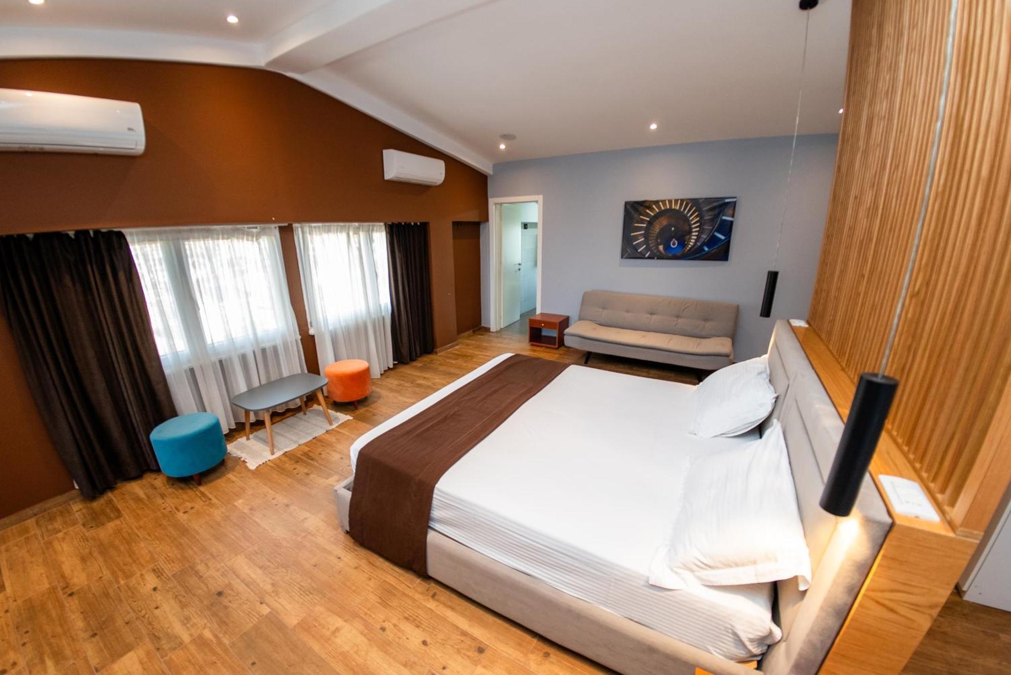 Olivar Tirana 4*